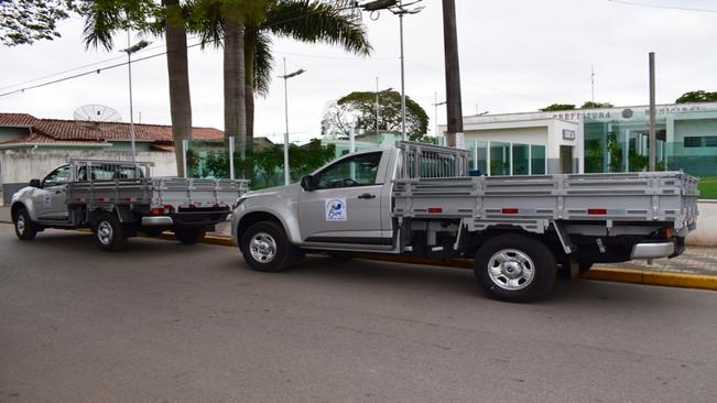 PREFEITURA ADQUIRE DUAS CAMINHONETES